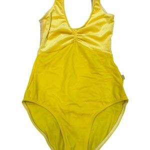 Class In yellow leotard